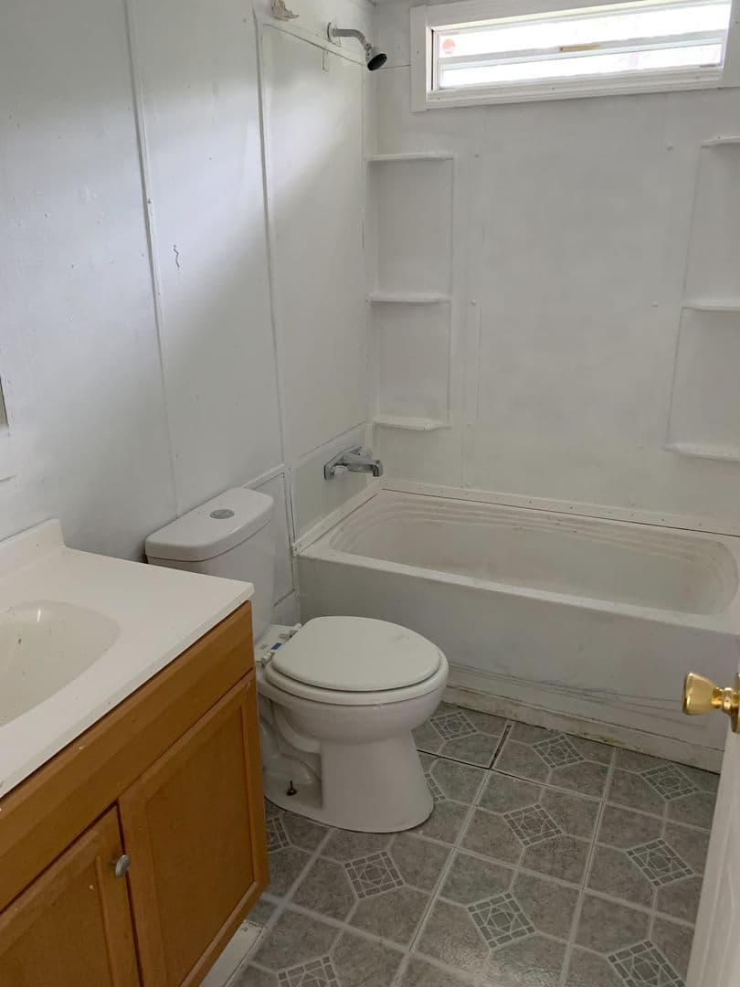 Aiken House: 707 Lime Ln