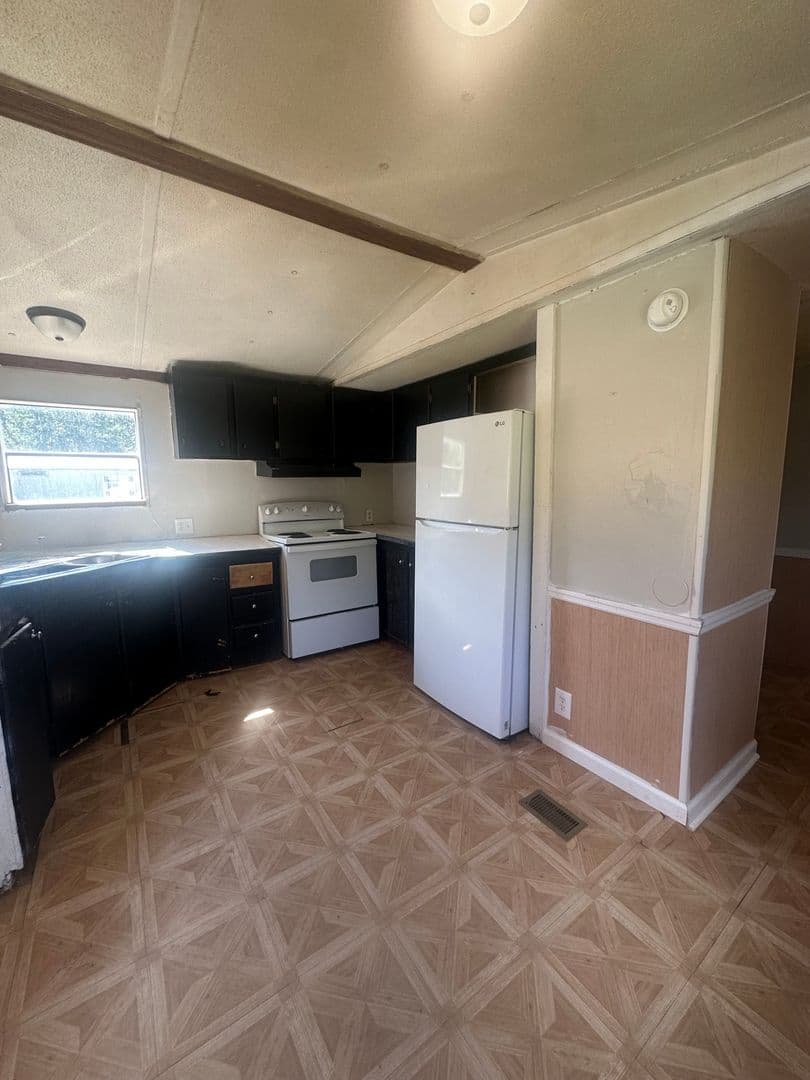 Aiken House: 175 Nautilus Street