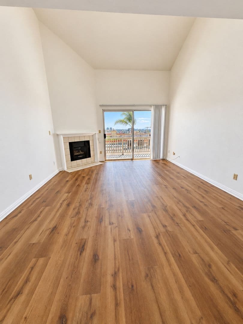 Los Angeles Apartment: 1327 S. Westgate Avenue