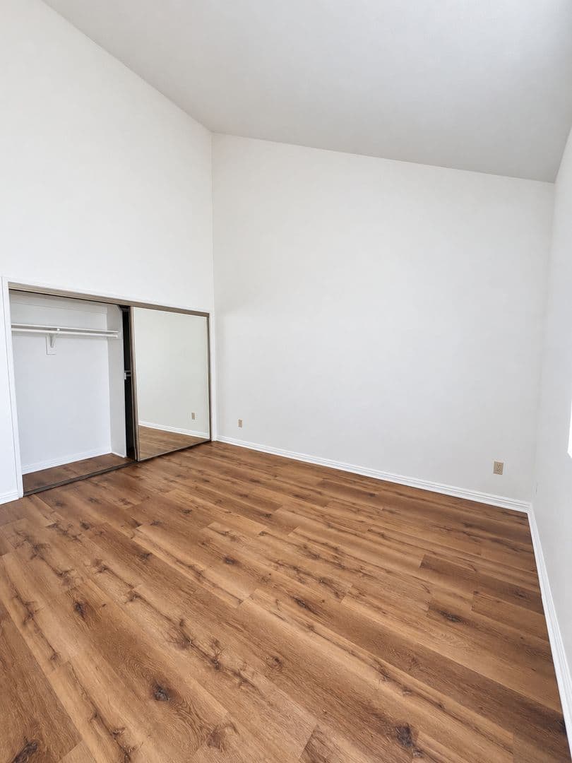 Los Angeles Apartment: 1327 S. Westgate Avenue