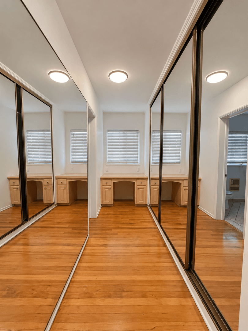 Beverly Hills Apartment: 349-357 S Camden Drive