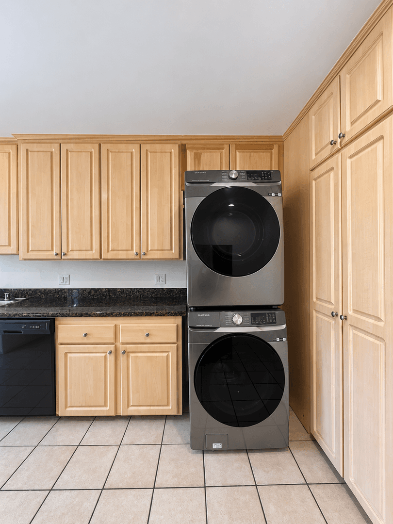 Beverly Hills Apartment: 349-357 S Camden Drive