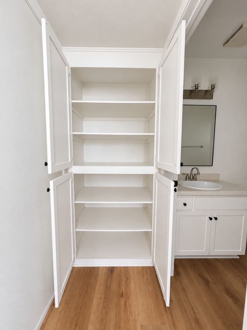 Los Angeles Apartment: 1327 S. Westgate Avenue