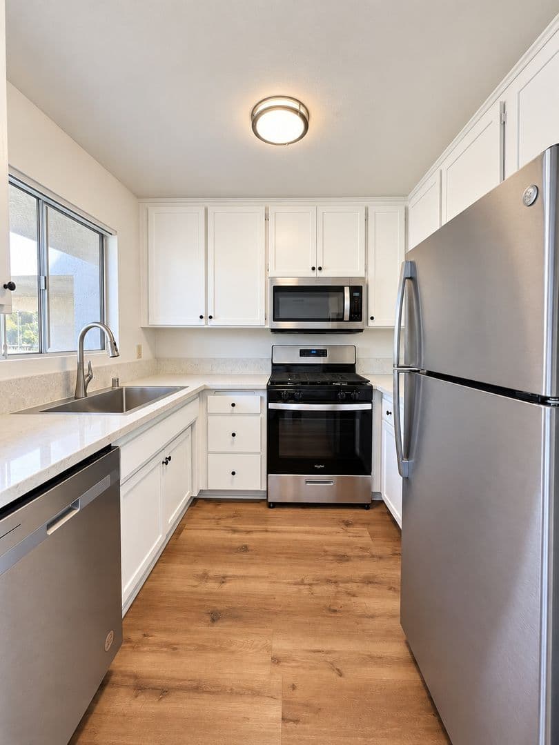 Los Angeles Apartment: 1327 S. Westgate Avenue