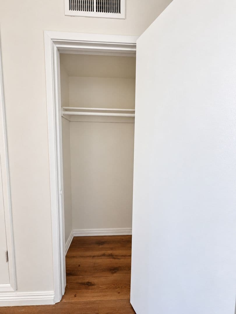 Los Angeles Apartment: 1327 S. Westgate Avenue