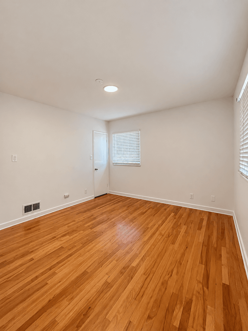 Beverly Hills Apartment: 349-357 S Camden Drive