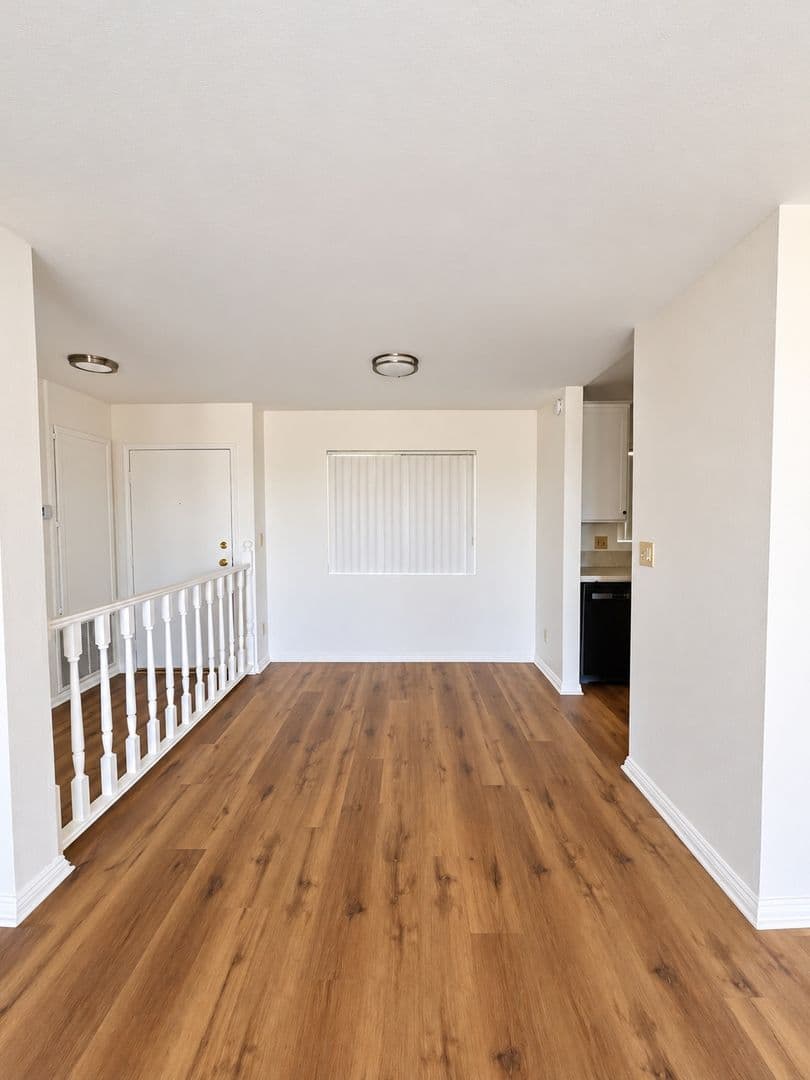 Los Angeles Apartment: 1327 S. Westgate Avenue