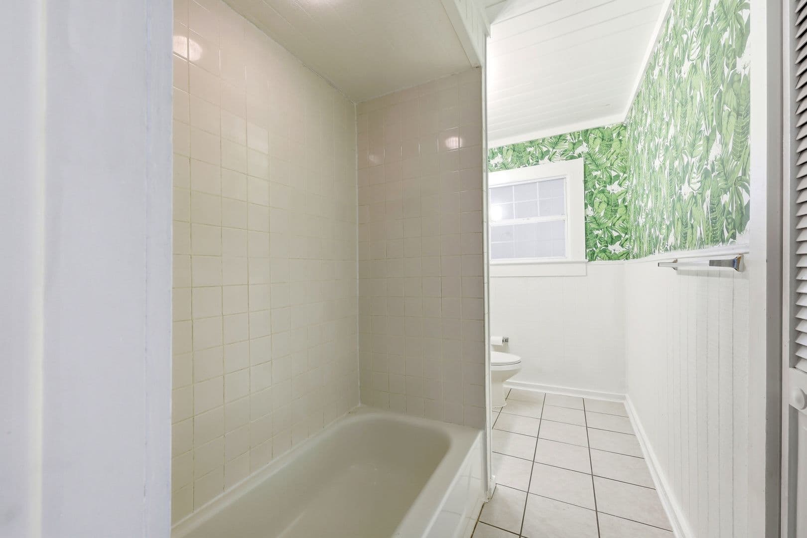Neptune Beach Apartment: 228 Oleander Street