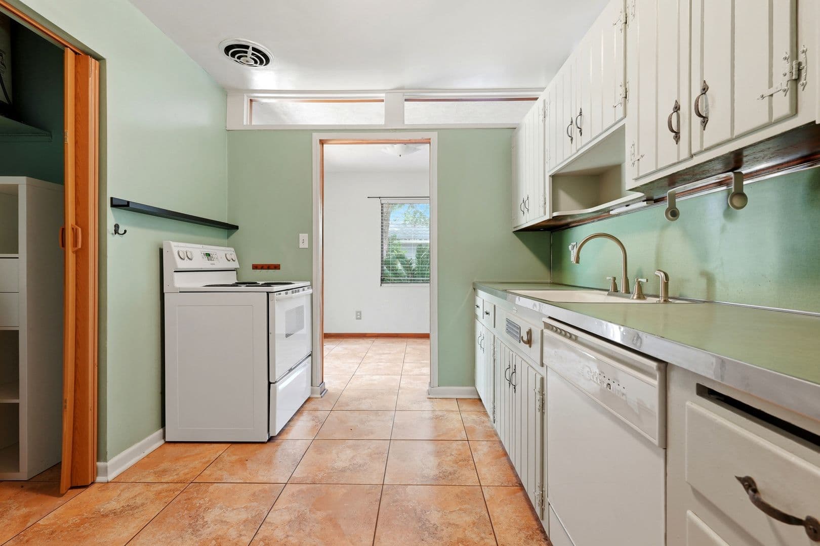 Gainesville House: 1038 NE 21 Avenue