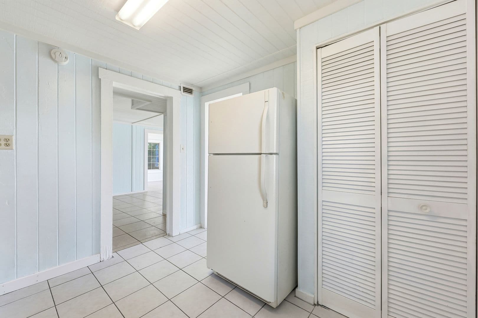 Neptune Beach Apartment: 228 Oleander Street