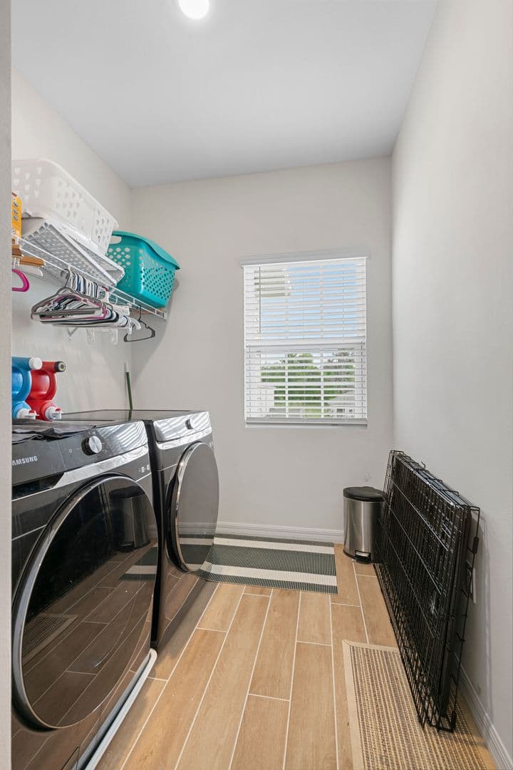 Newberry House: 1454 NW 136th Blvd