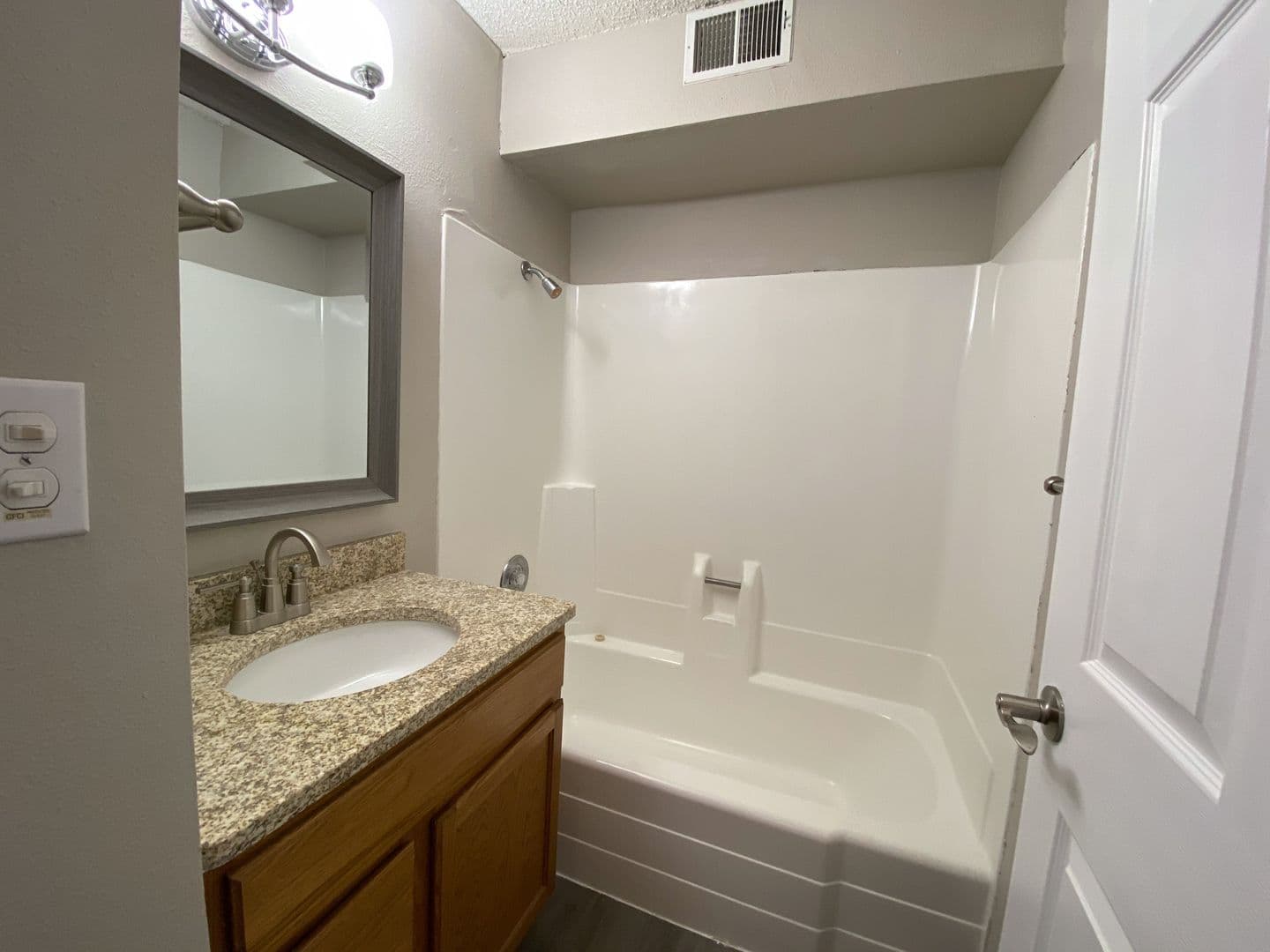 Ames Apartment: 230 Campus Avenue