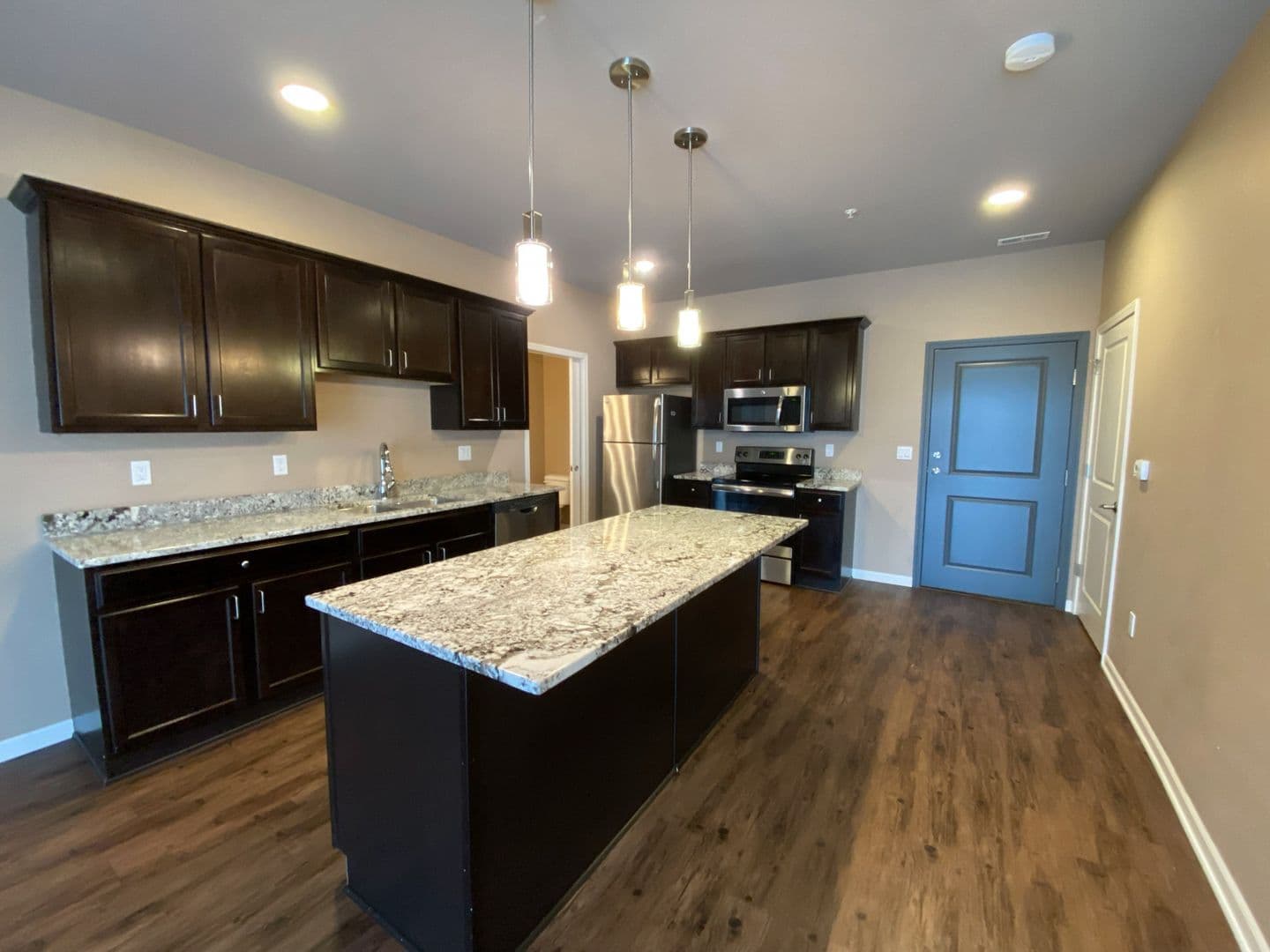 Ames Apartment: 2811 West Street