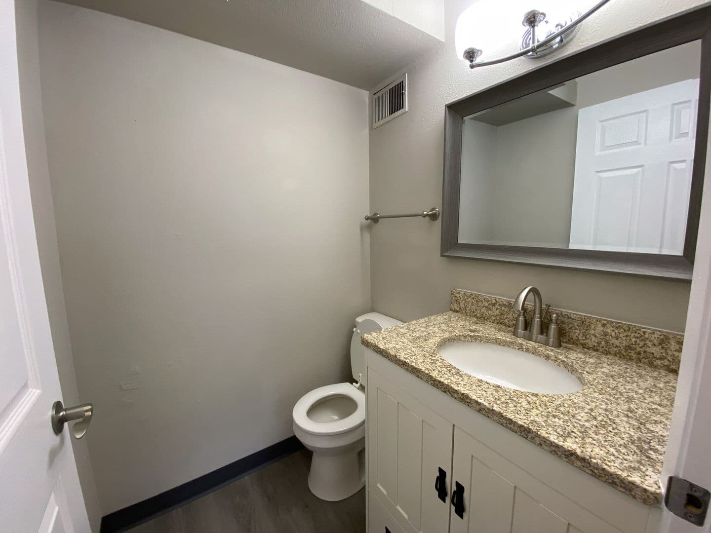 Ames Apartment: 230 Campus Avenue