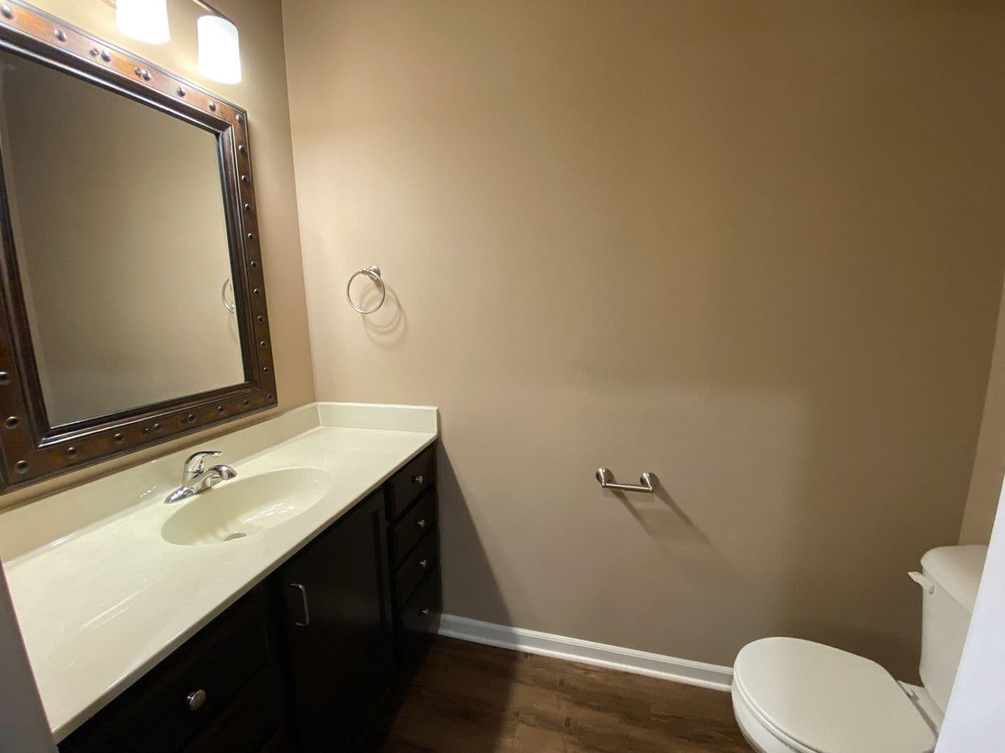 Ames Apartment: 2811 West Street