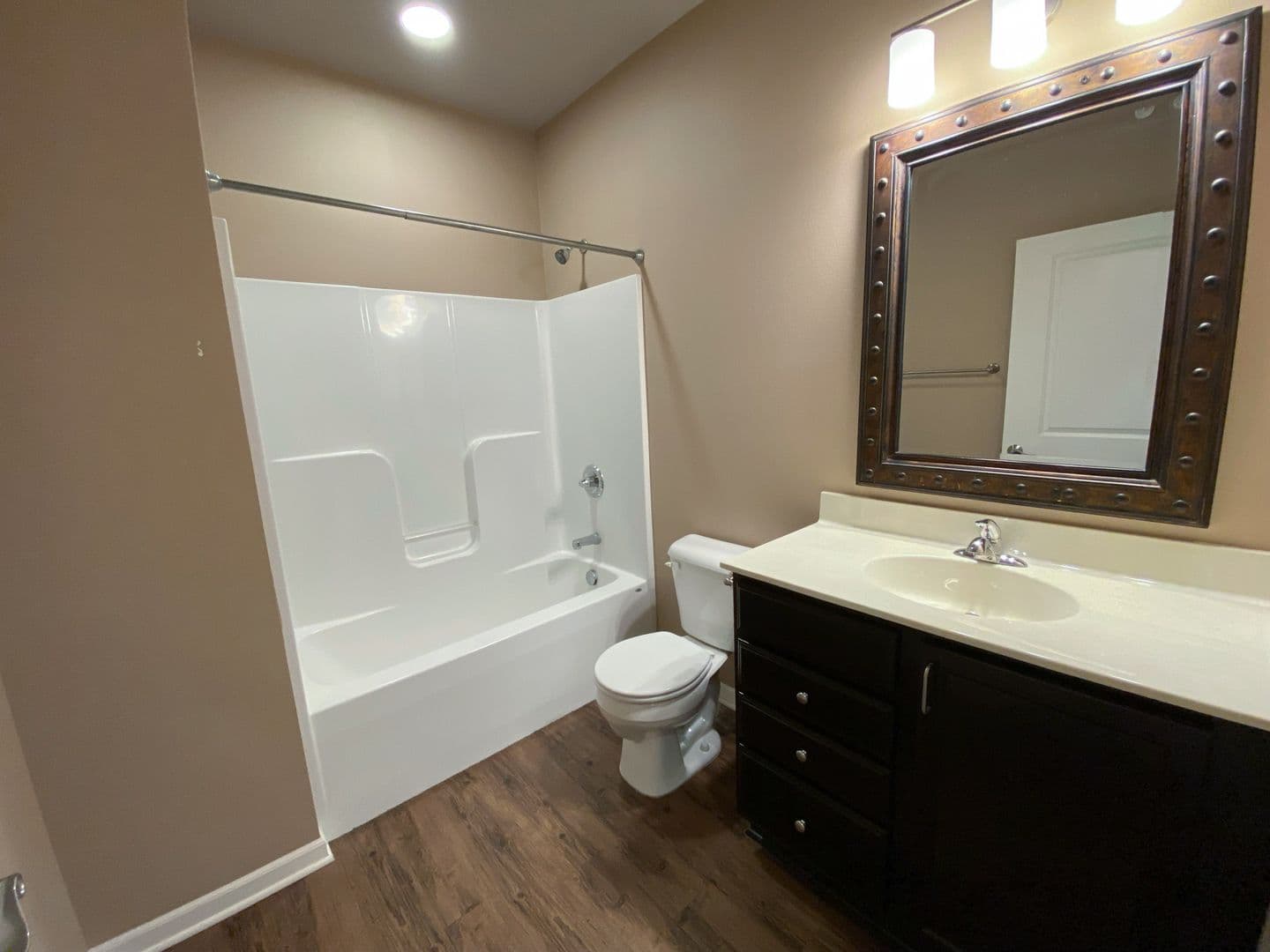 Ames Apartment: 2811 West Street