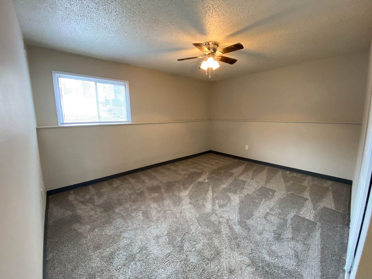Ames Apartment: 230 Campus Avenue