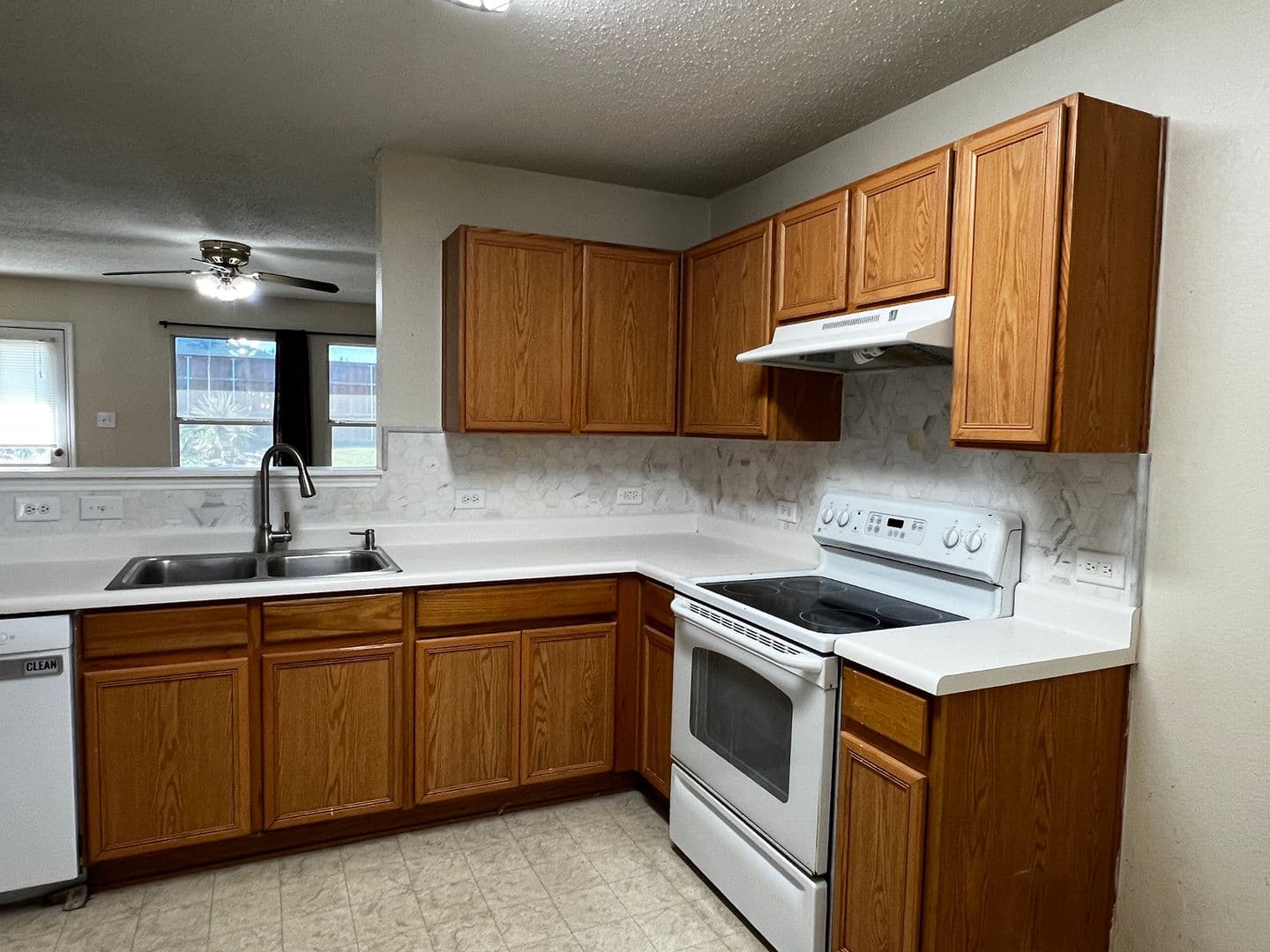 Sanger House: 302 Quail Crossing Drive