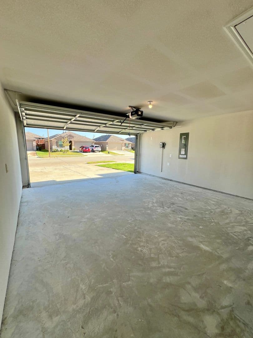 Denton House: 5529 Rollins Drive