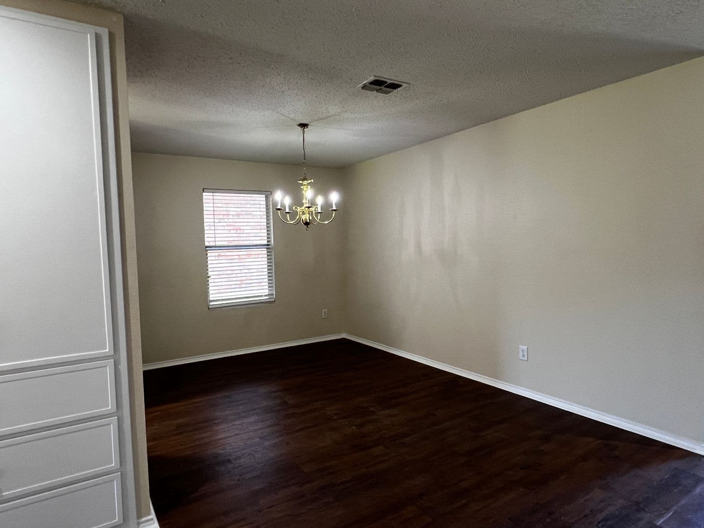 Sanger House: 302 Quail Crossing Drive