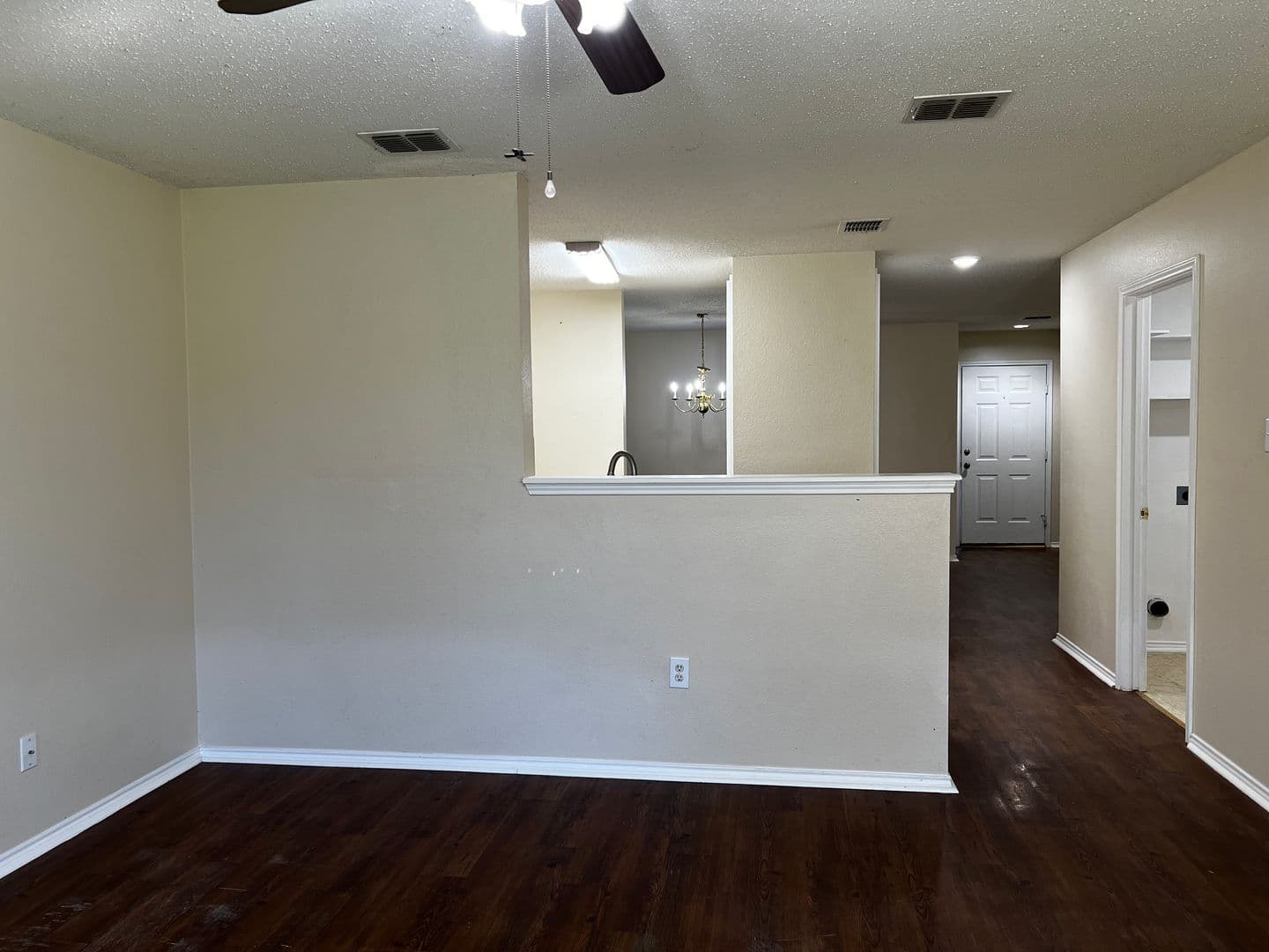 Sanger House: 302 Quail Crossing Drive