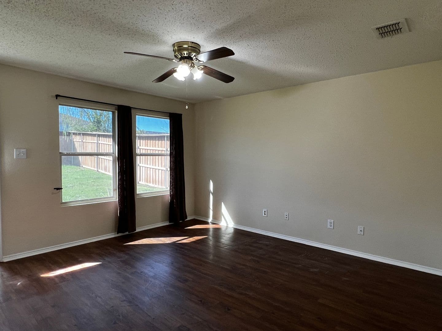 Sanger House: 302 Quail Crossing Drive