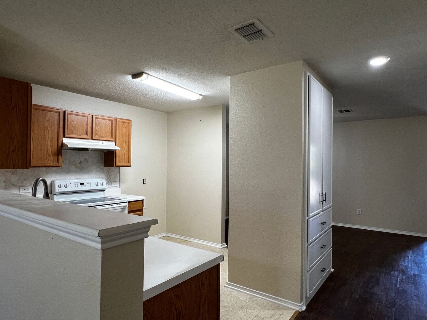 Sanger House: 302 Quail Crossing Drive