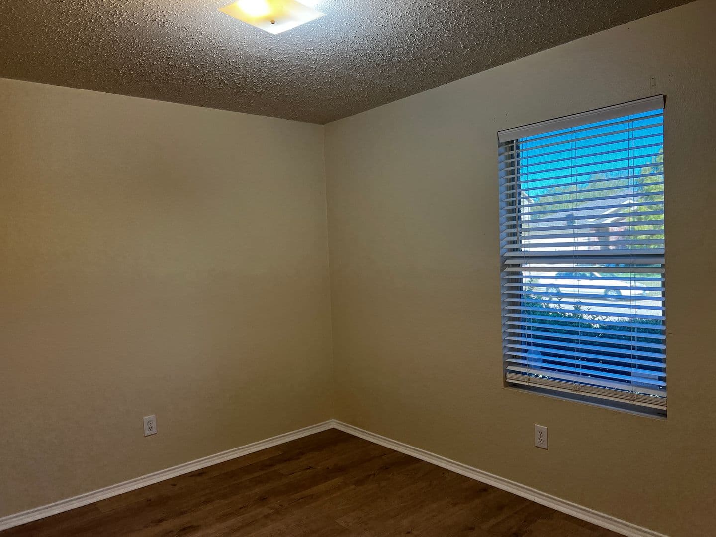 Sanger House: 302 Quail Crossing Drive