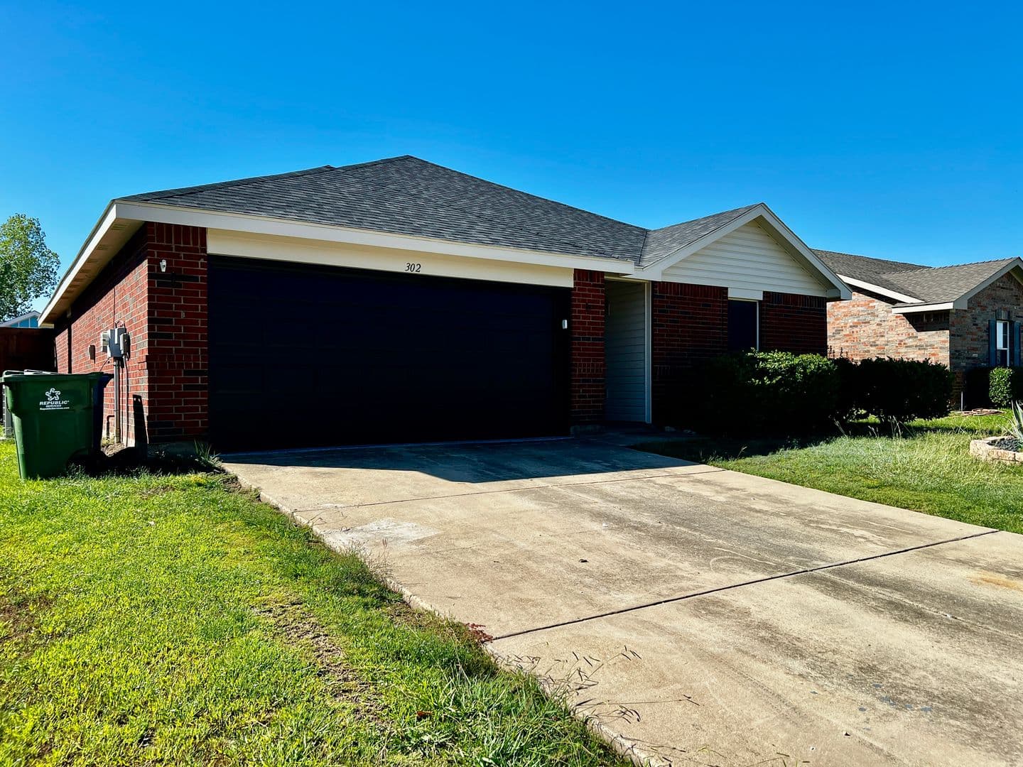 Sanger House: 302 Quail Crossing Drive