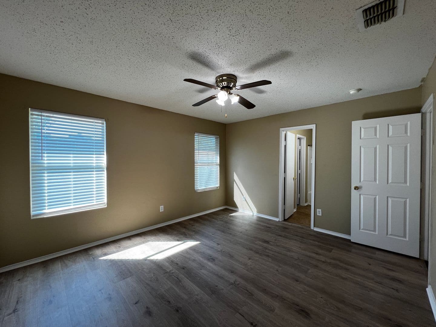 Sanger House: 302 Quail Crossing Drive