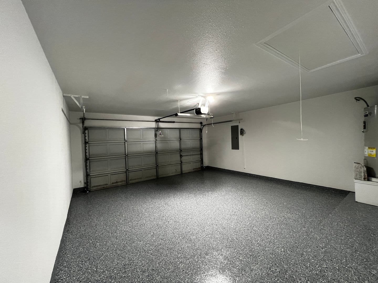 Sanger House: 302 Quail Crossing Drive