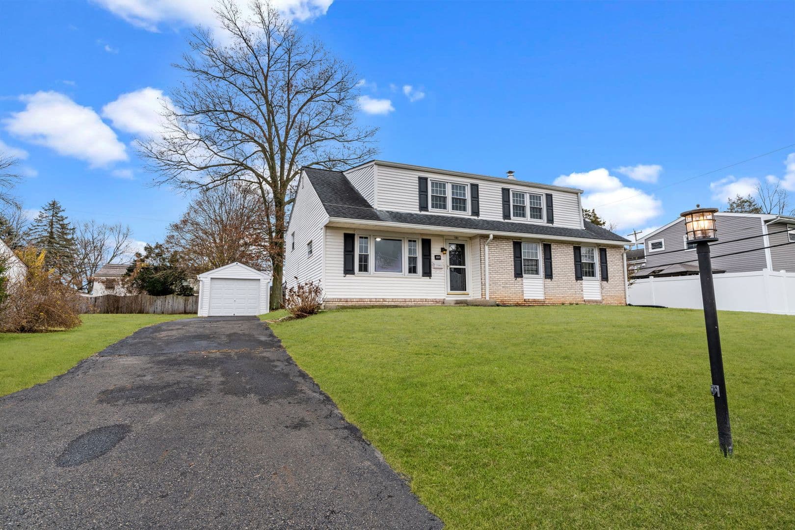 Warminster House: 131 Kipling Dr