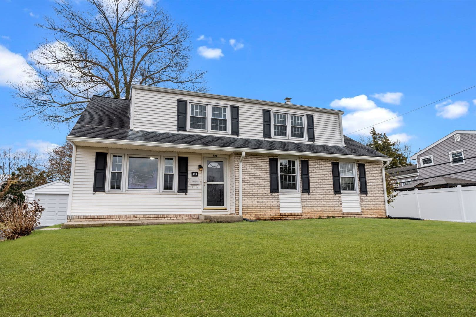 Warminster House: 131 Kipling Dr
