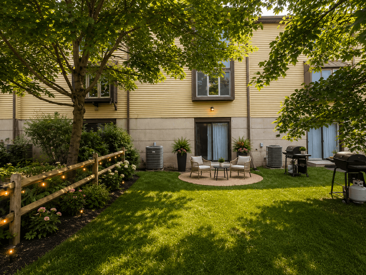 Holland House: 3230 Durham Pl