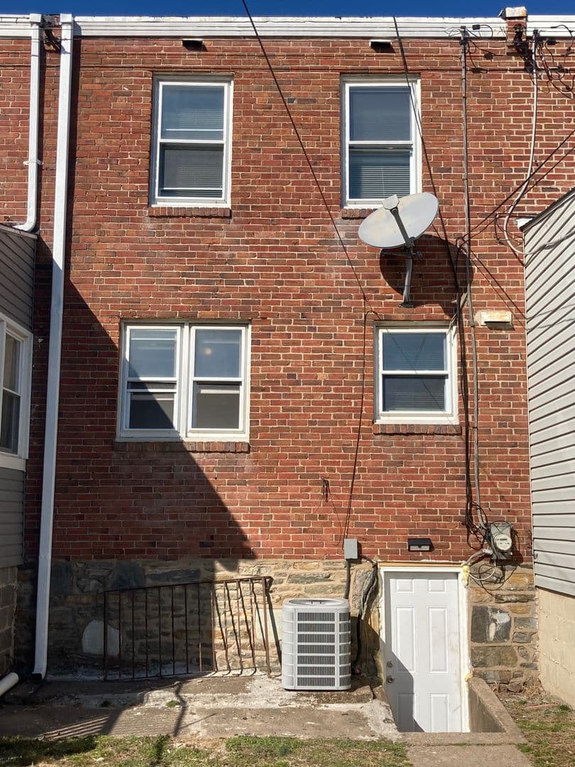 Bristol House: 822 4th Ave