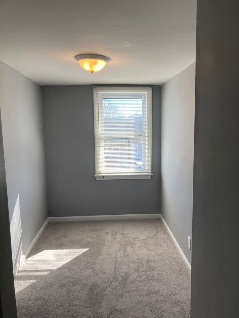 Bristol House: 822 4th Ave