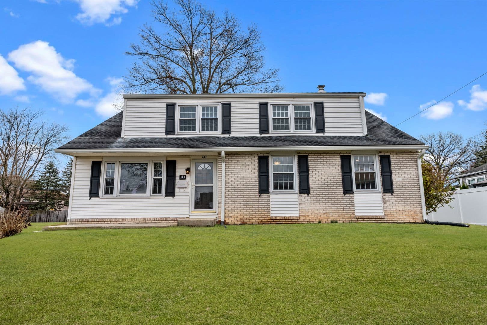 Warminster House: 131 Kipling Dr