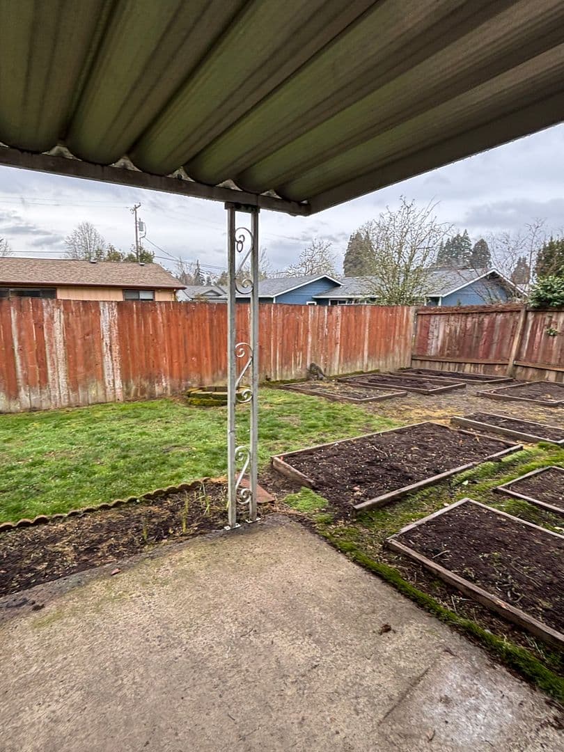 Corvallis House: 1012 SE Dorothy Ave