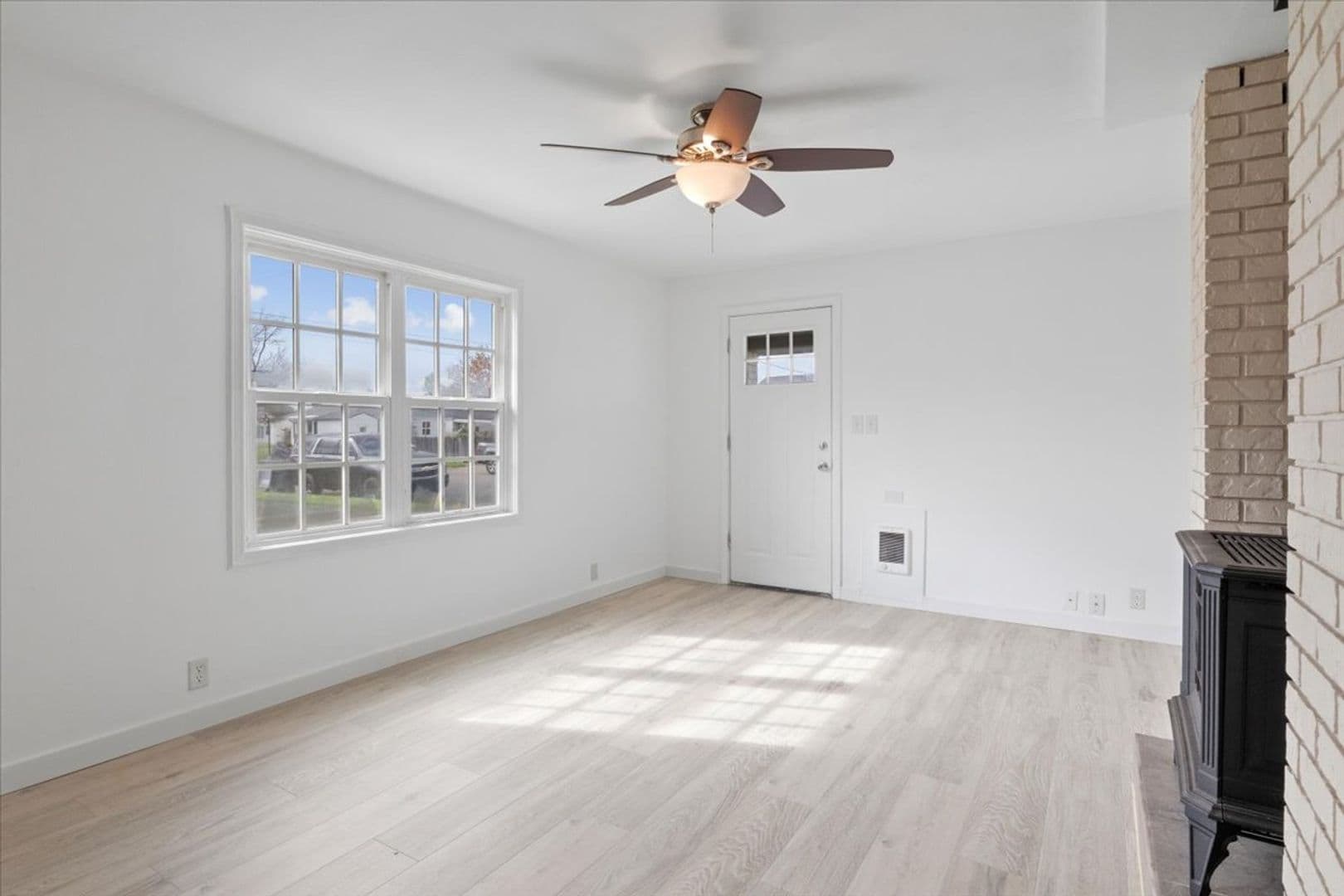 Albany House: 704 16th Ave SW