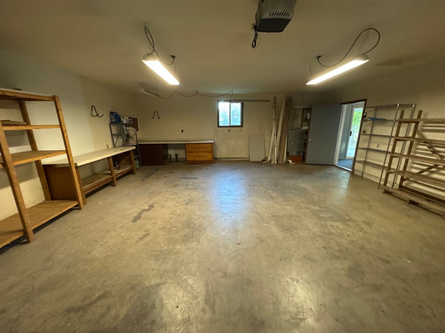 Albany Apartment: 2110 Geary St