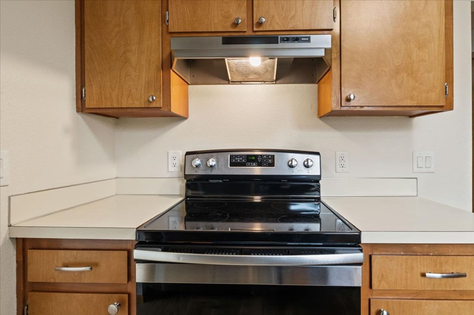 Salem House: 5122 Sunnyside Rd SE