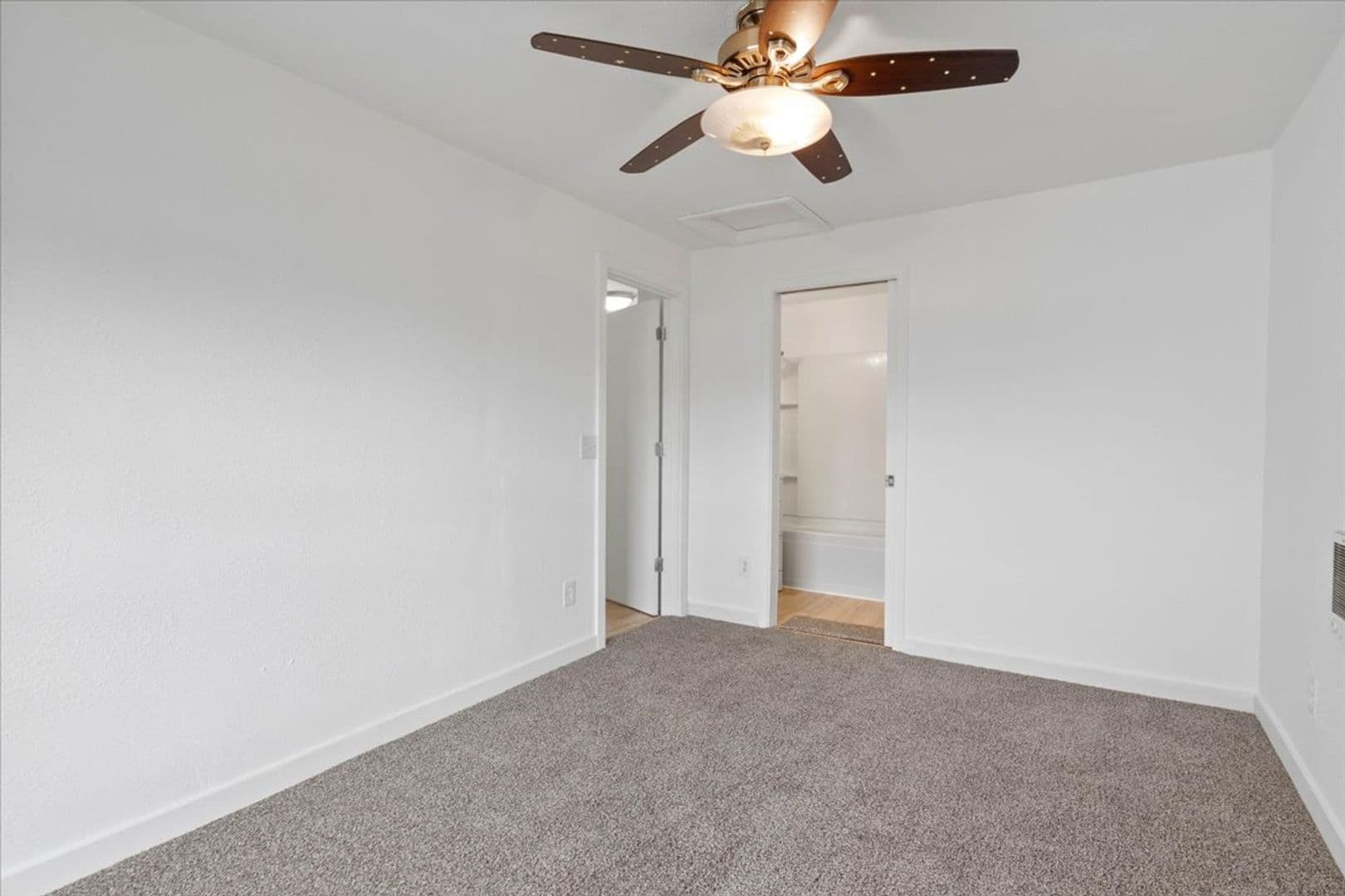 Albany House: 704 16th Ave SW