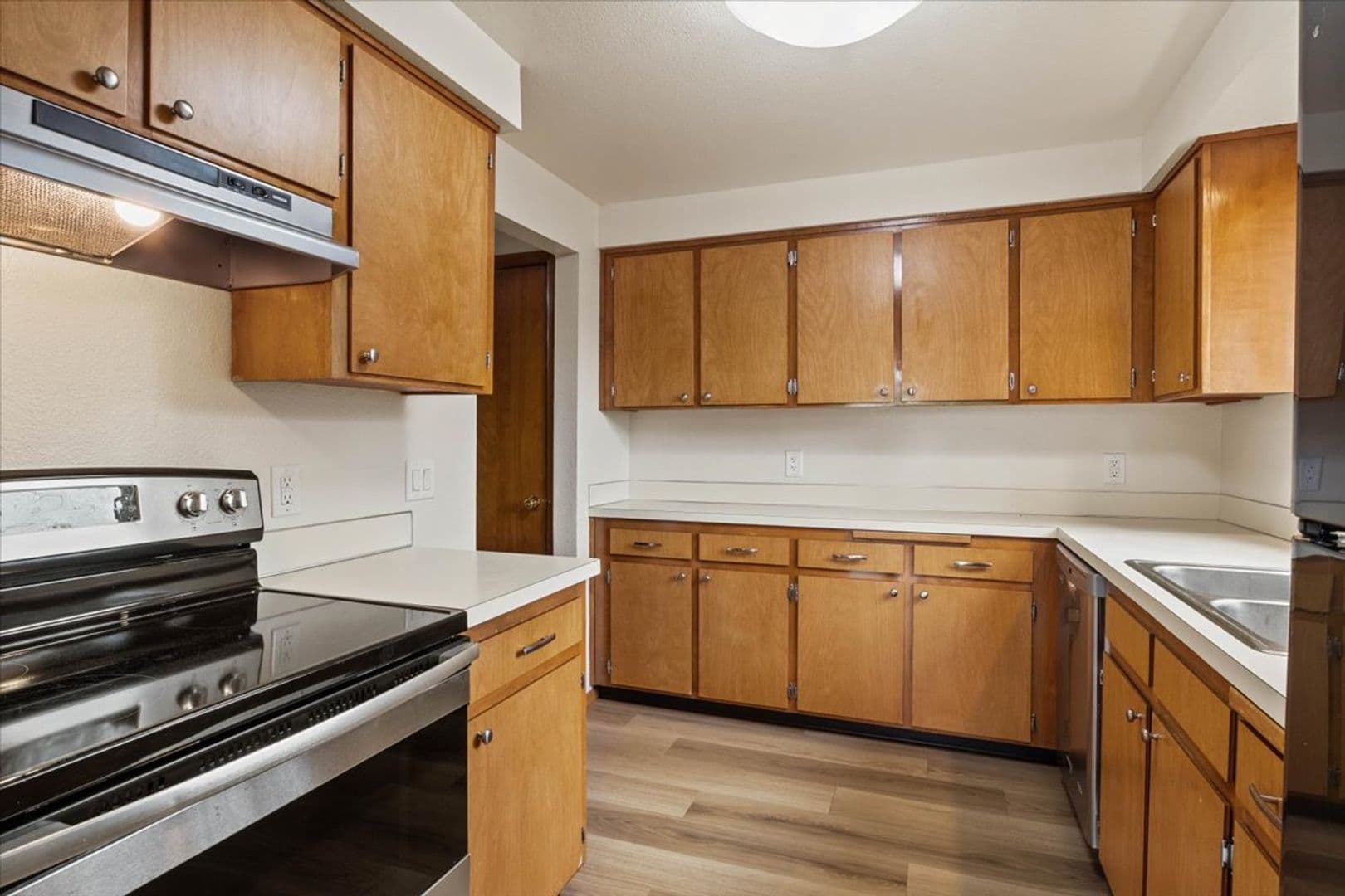 Salem House: 5122 Sunnyside Rd SE