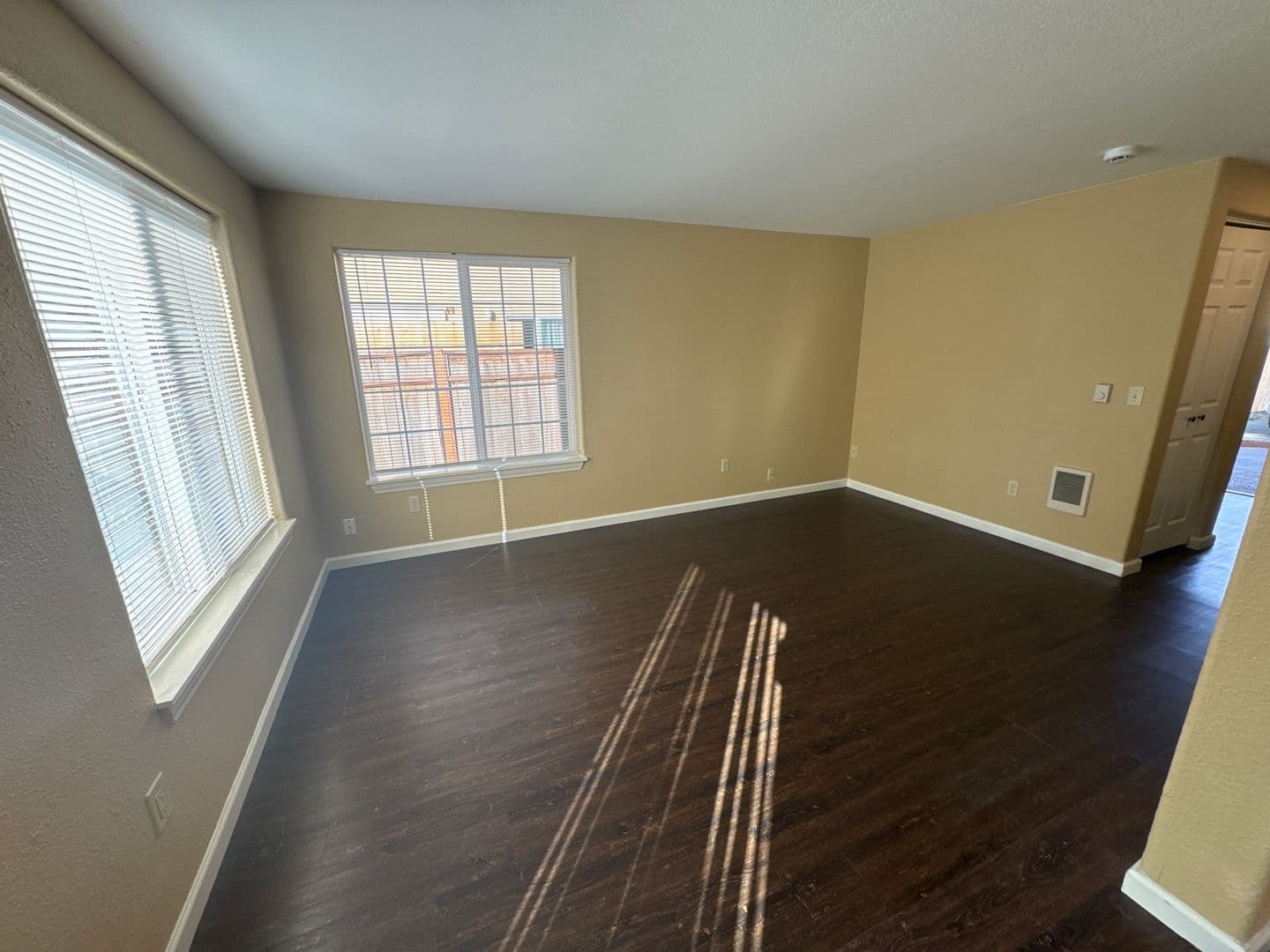 Albany Townhome: 2570 SE 16th Ave