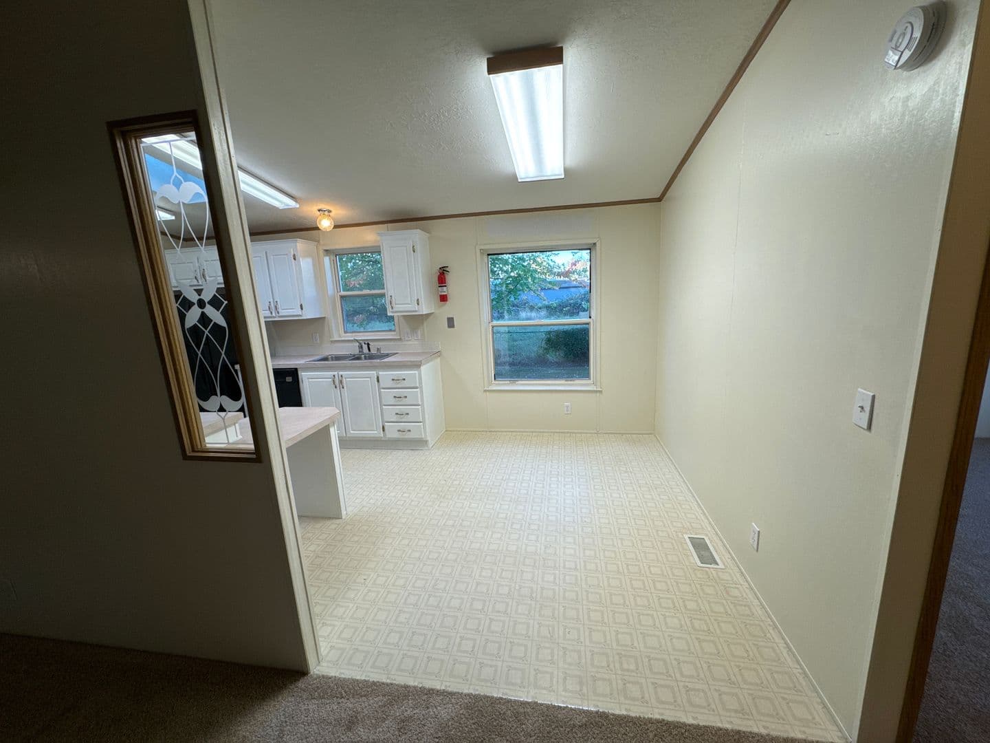 Albany Apartment: 2110 Geary St