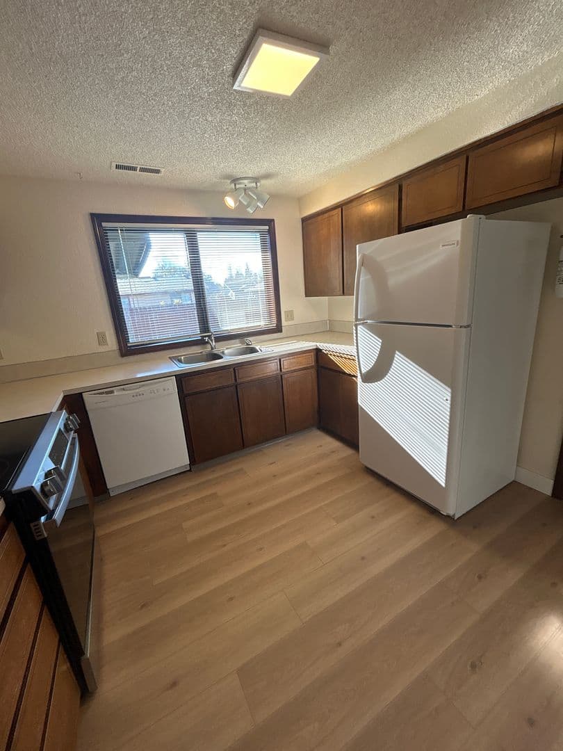 Corvallis House: 1012 SE Dorothy Ave