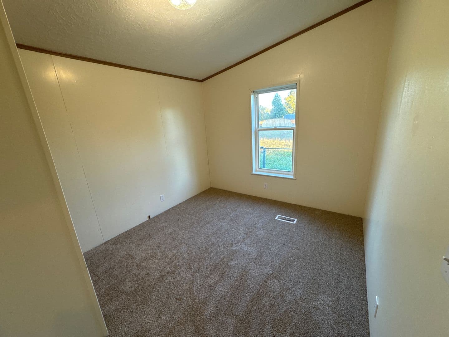 Albany Apartment: 2110 Geary St SE