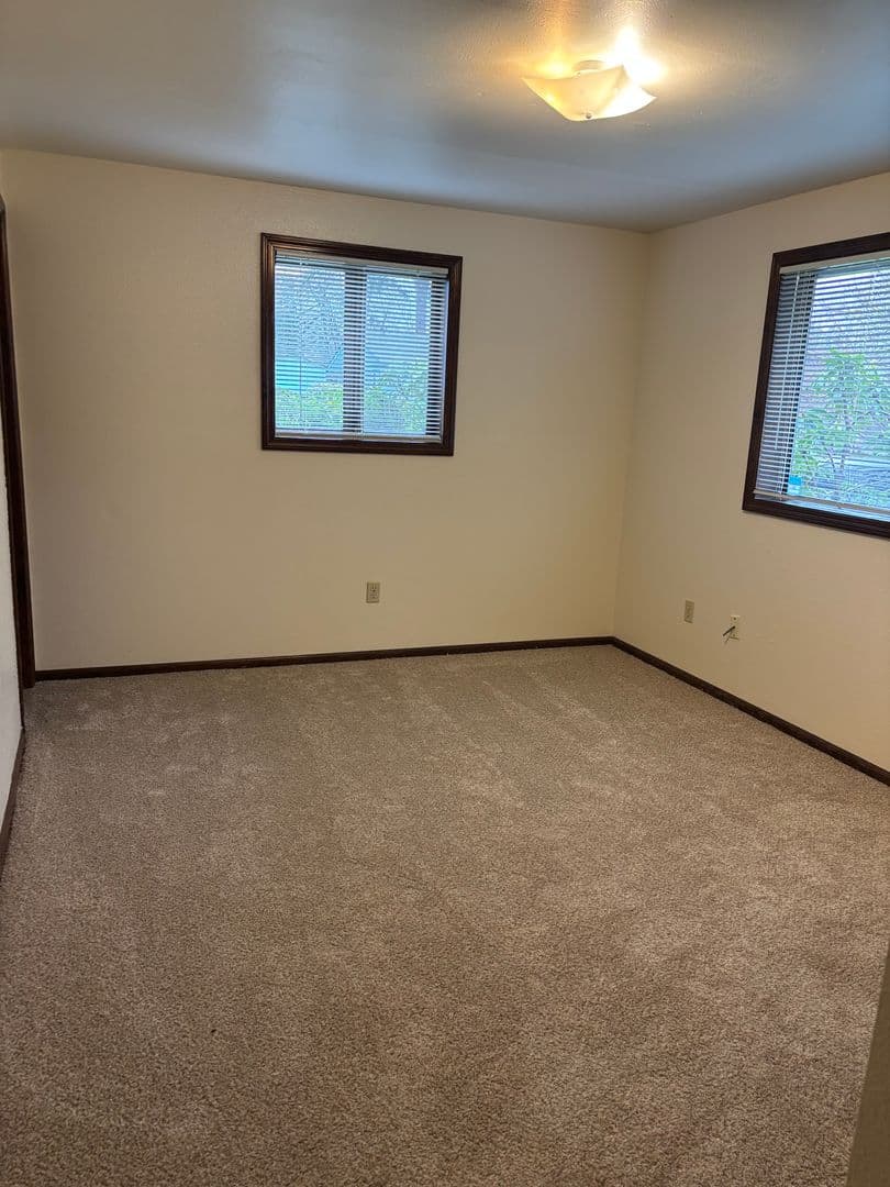 Corvallis House: 1012 SE Dorothy Ave