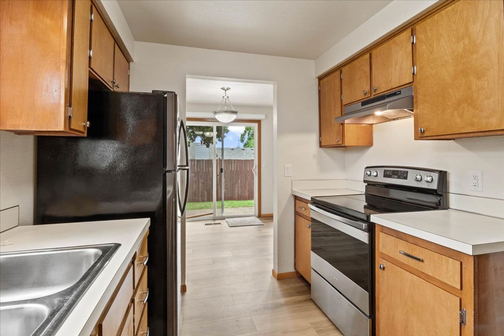 Salem House: 5122 Sunnyside Rd SE