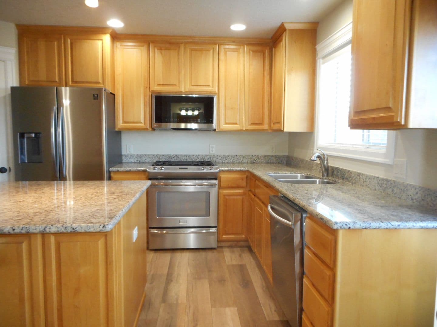 Albany Townhome: 1555 Dolores Way SE